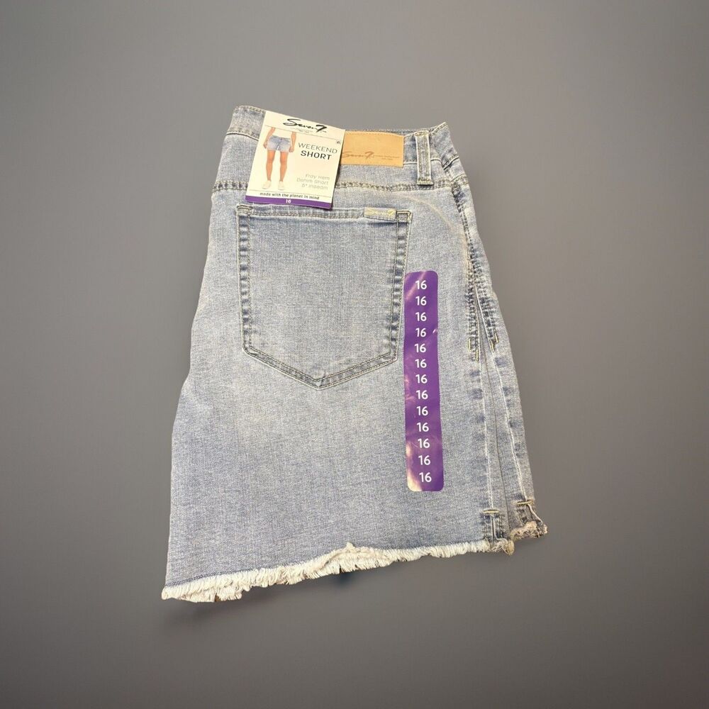 Seven7 Women's size 16 Frey Hem Denim Shorts 5" inseam NWT Distressed